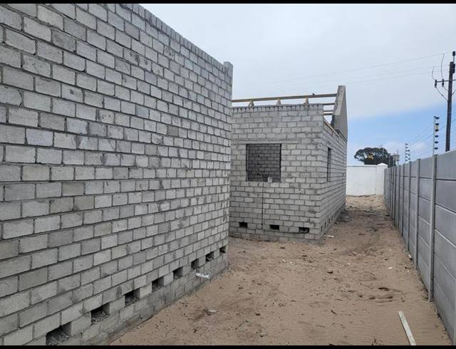 2 BEDROOM HOUSE FOR SALE IN LAAIPLEK